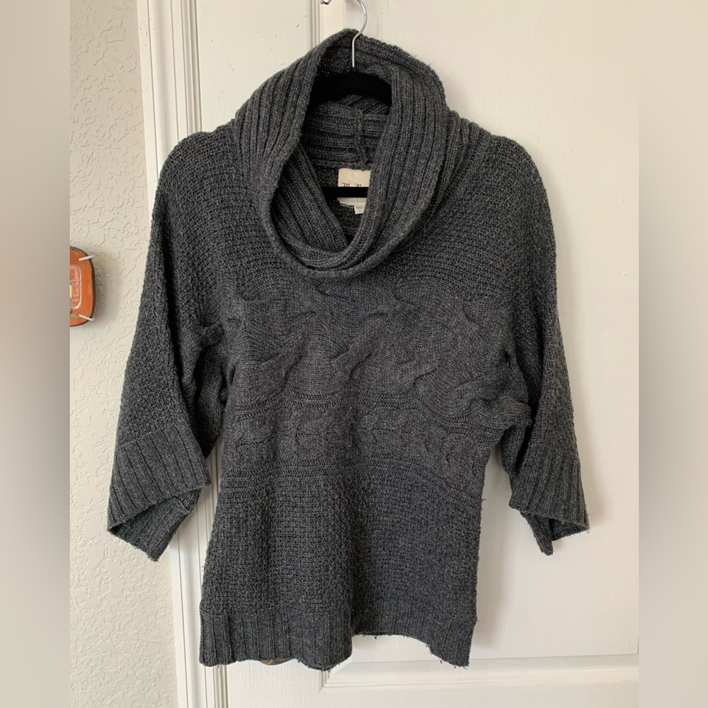 M. Rena Charcoal Grey 3/4 Sleeve Sweater. Size M